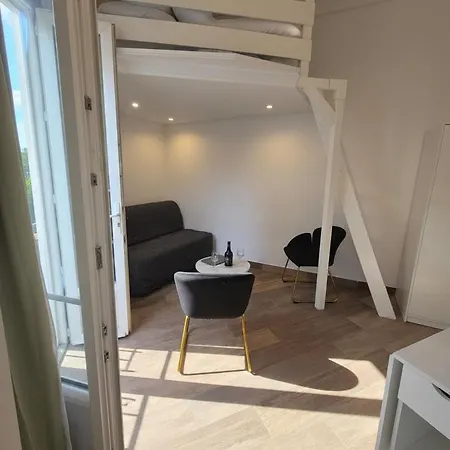 Apartamento Cozy Studio, Balcony & Ac, Heart Of *