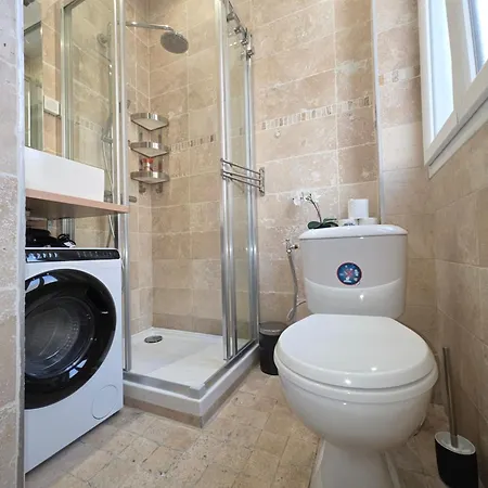 Cozy Studio, Balcony & Ac, Heart Of Nizza