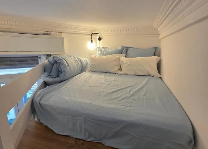 Cozy Studio, Balcony & Ac, Heart Of *